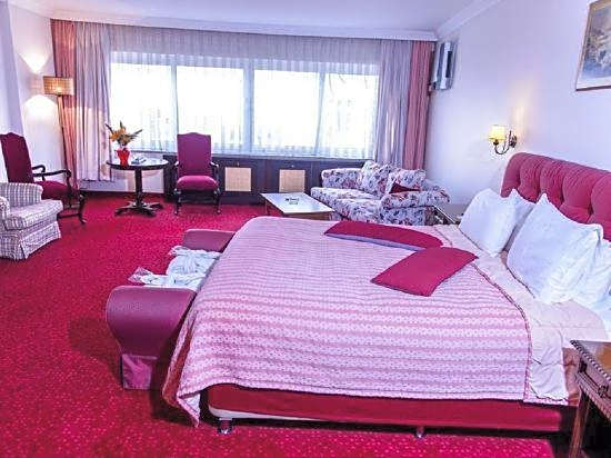 Kirci Hotel