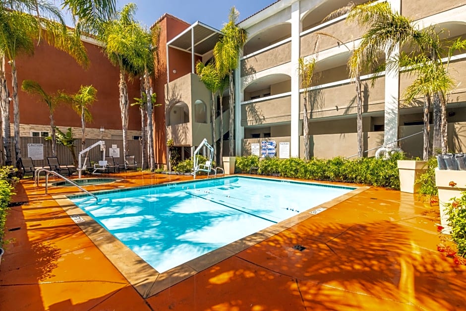 Holiday Inn Express Anaheim West By IHG