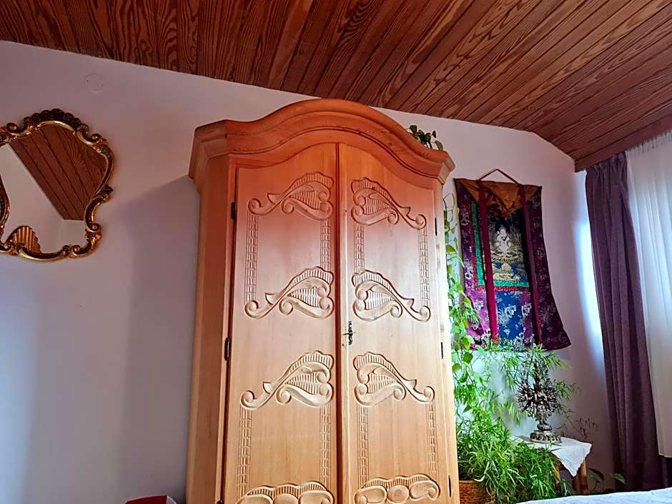 Seminarhaus Arya Maitreya