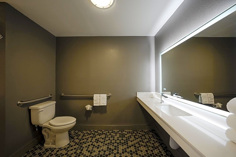 Holiday Inn Express & Suites Santa Clara - Silicon Valley By IHG