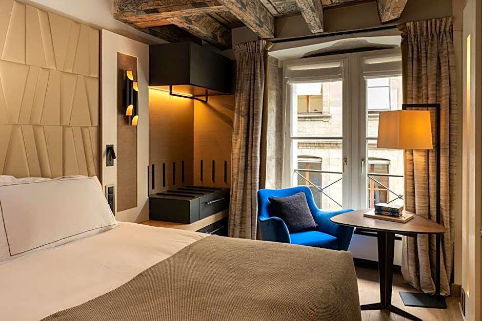 Les Armures Hotel