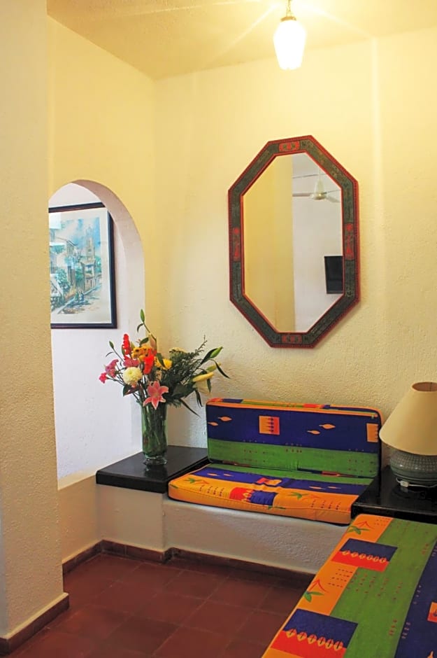 Suites Plaza del Rio