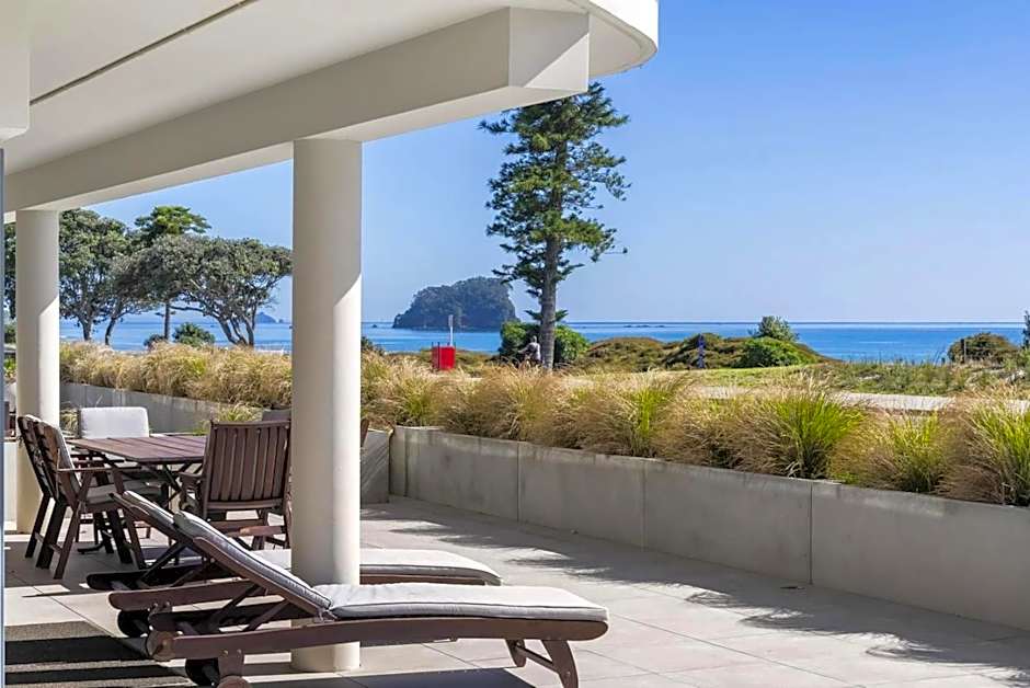 The Reef Beachfront Apartments