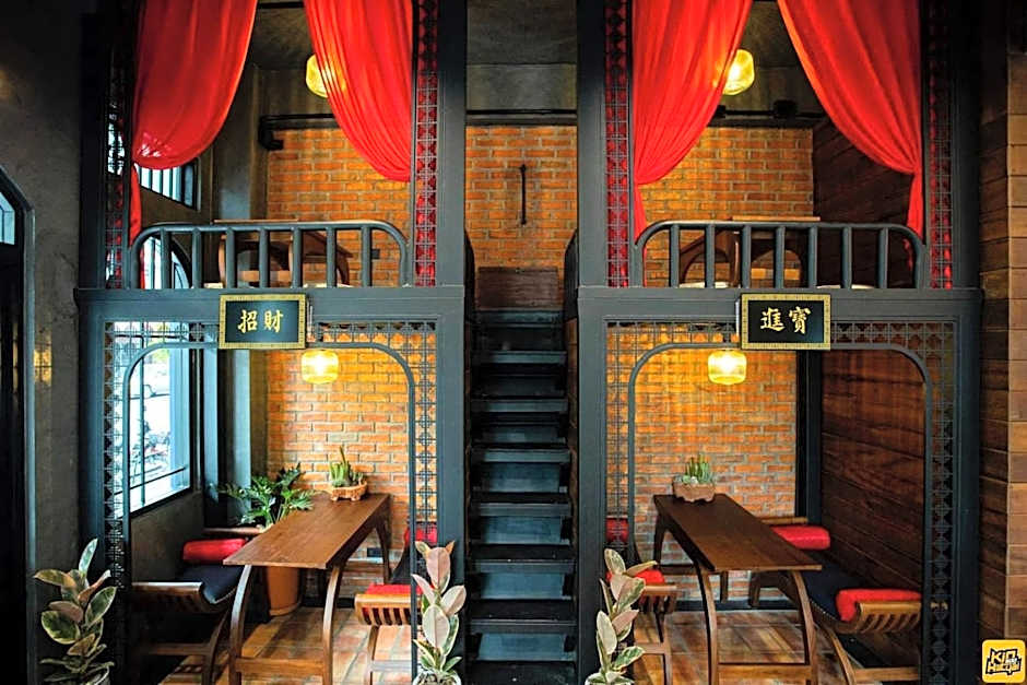 Lynlan Hostel & Cafe