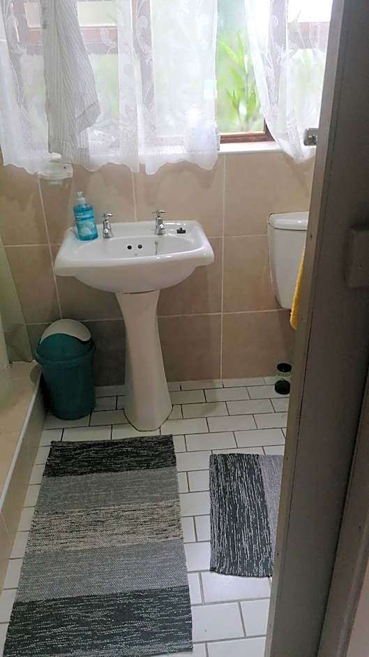 A1 Kynaston Guest House bed and breakfast or self catering