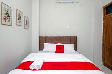 RedDoorz Syariah near Stasiun Klaten