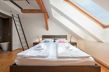 Quadruple Room with Private Bathroom