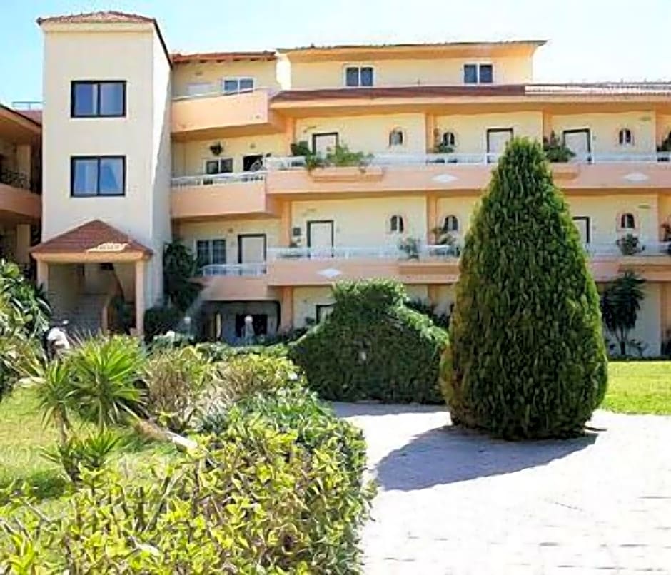 Lyristis Apartments Plus