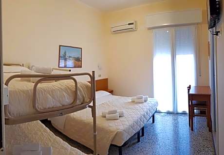 Standard Quadruple Room