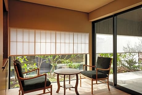 Superior Queen Room with Balcony(Annex)