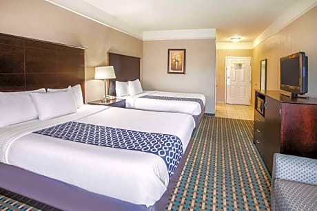 2 Queen Beds Non-Smoking