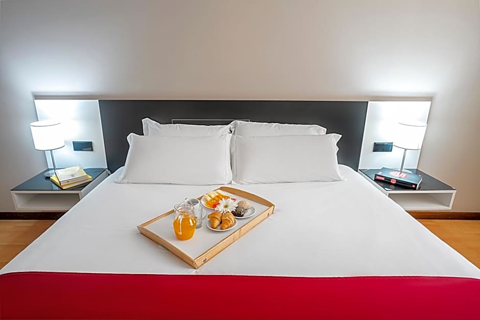 Photo 1 of 8 of Double Room