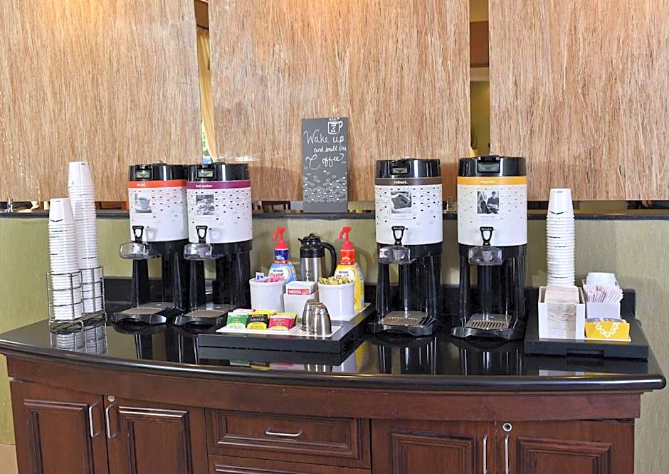 Hampton Inn By Hilton & Suites Alexandria