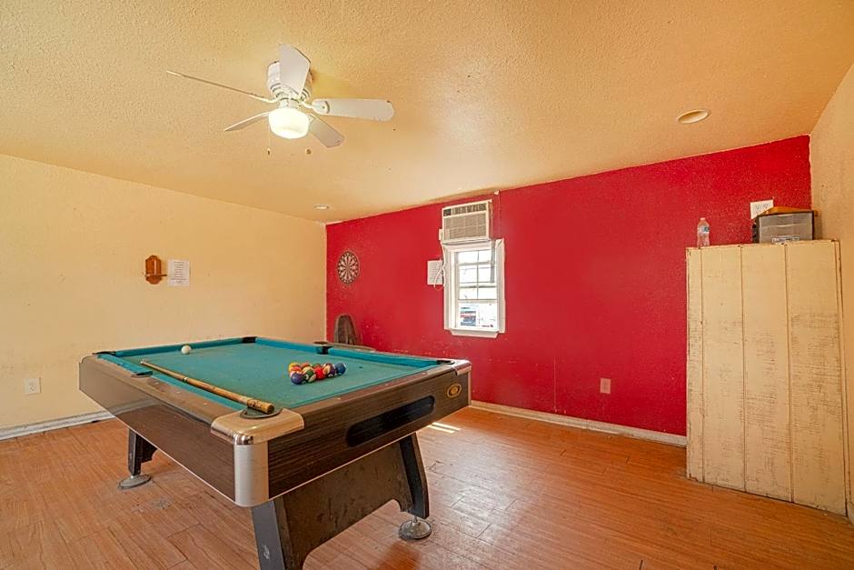 Grand Eagle Ford Lodge & RV Park