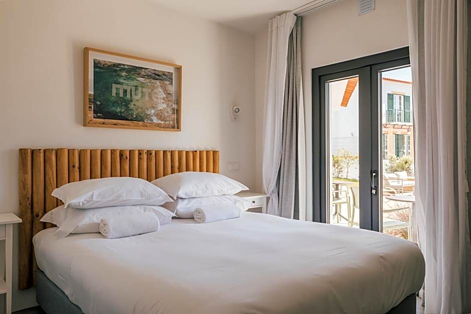 MUTE Hostel Porto Covo