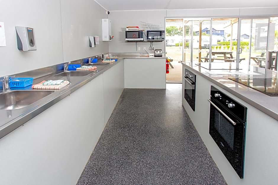 Tasman Holiday Parks - Beachaven