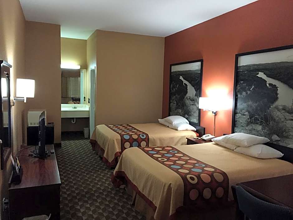 Super 8 by Wyndham Bastrop TX