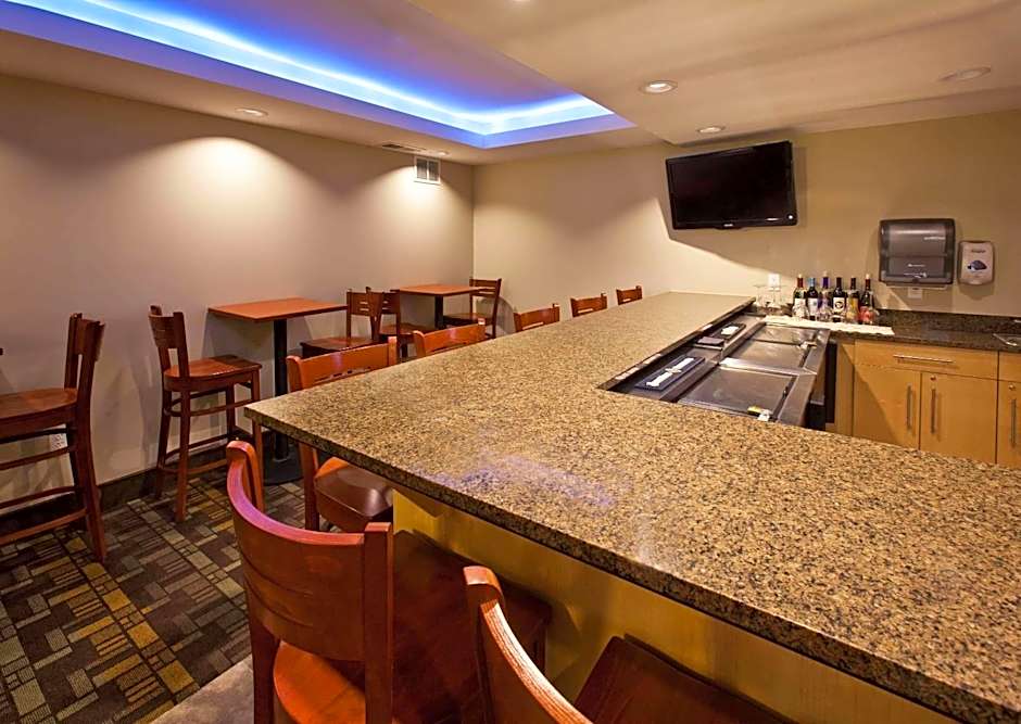 AmericInn by Wyndham Fairfield