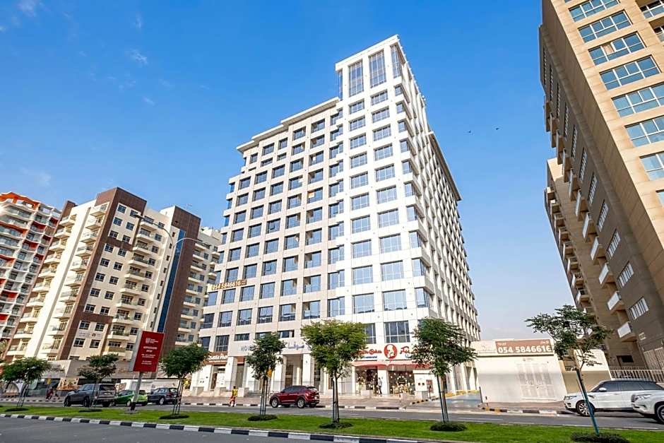 Silkhaus Bright Studio Near Silicon Central Mall