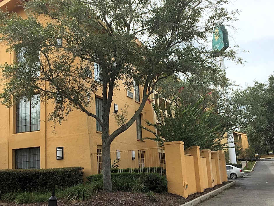 Days Inn by Wyndham Gainesville Florida