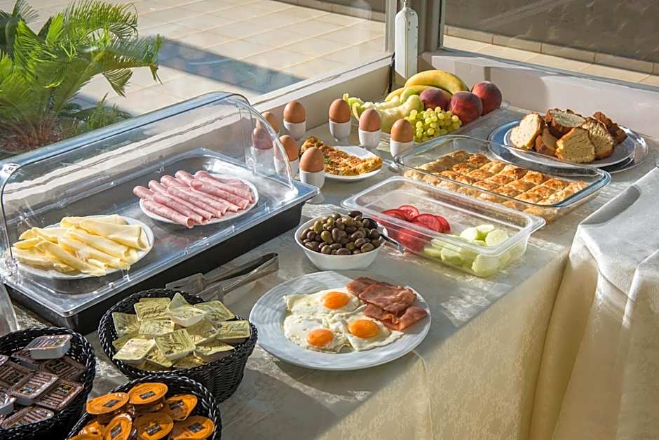 Thania Seaside Smotel - Adults Only