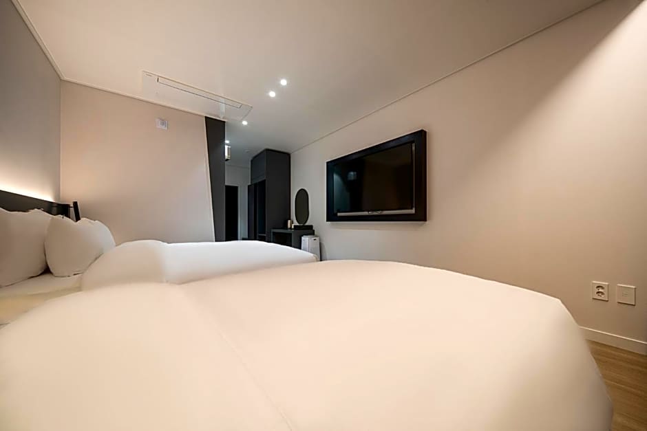 Hound Hotel Mokpo Peace Plaza