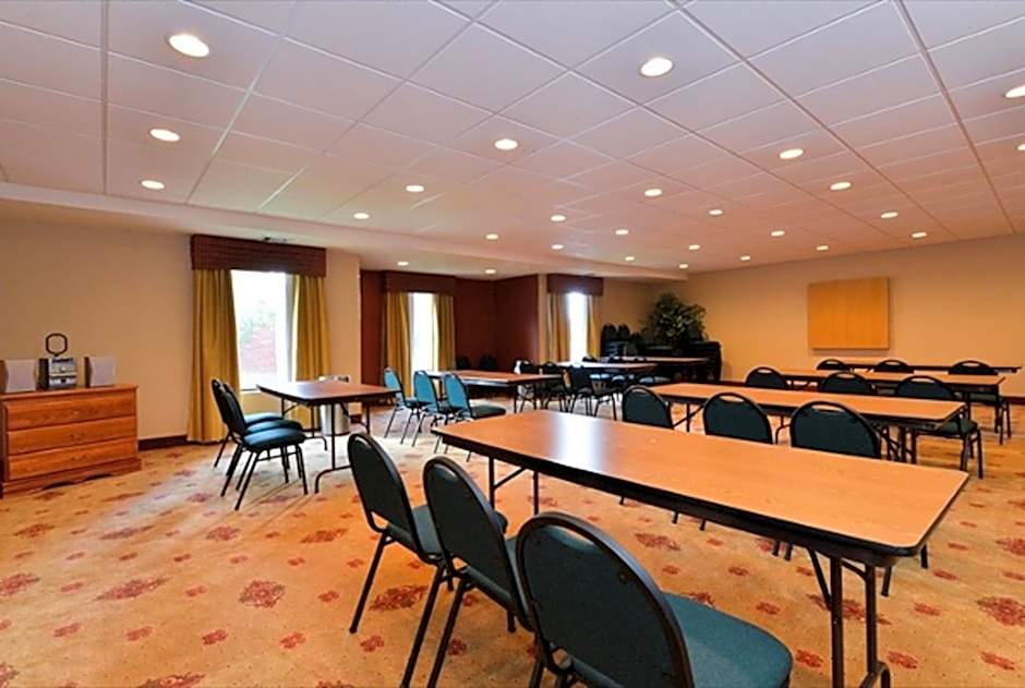 Holiday Inn Express Hotel & Suites Petersburg/Dinwiddie By IHG