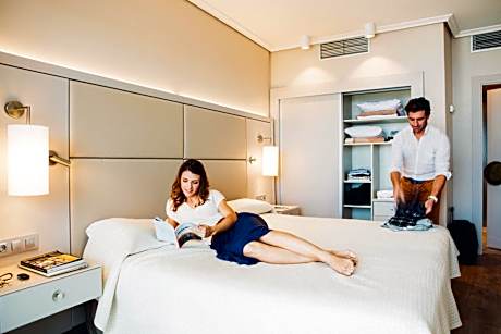 Single Room with Lateral Sea View