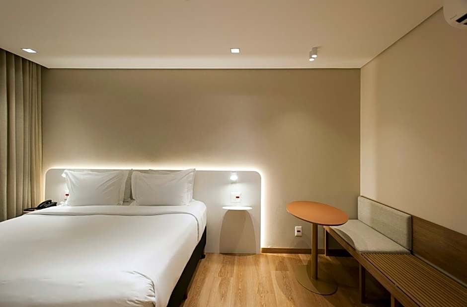 Photo 1 of 6 of Luxo Casal - 1 Cama Casal
