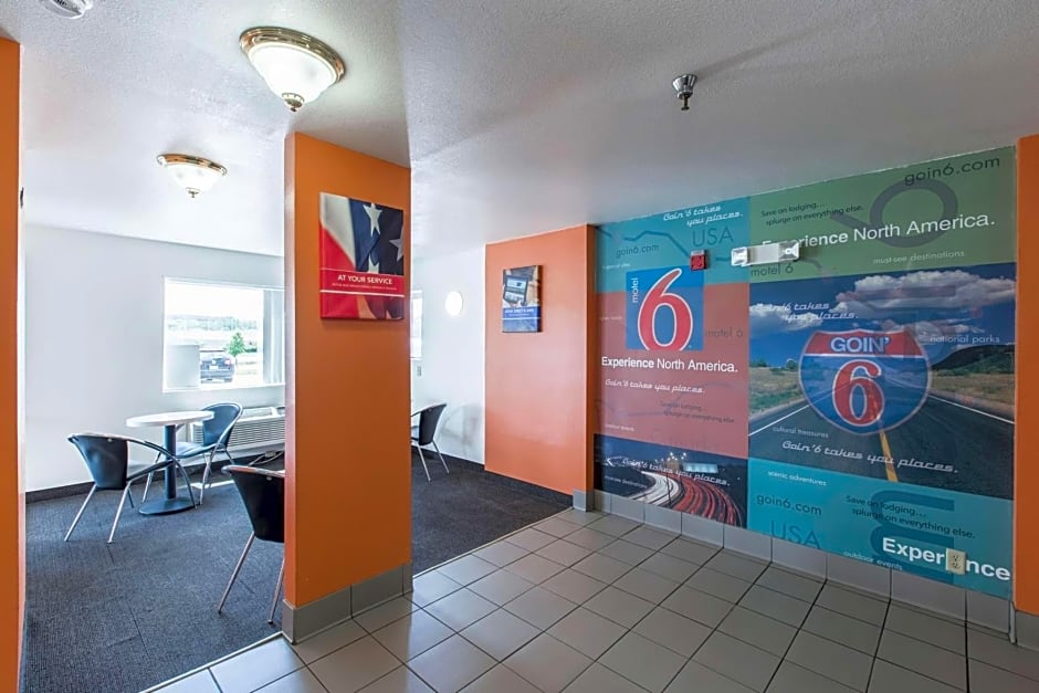 Motel 6 Omaha, NE