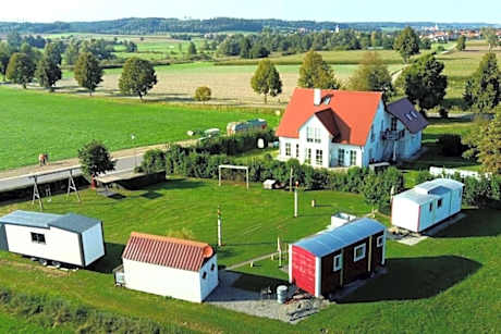 Feriendörfle Fritz - Zirkuswagen (rot)