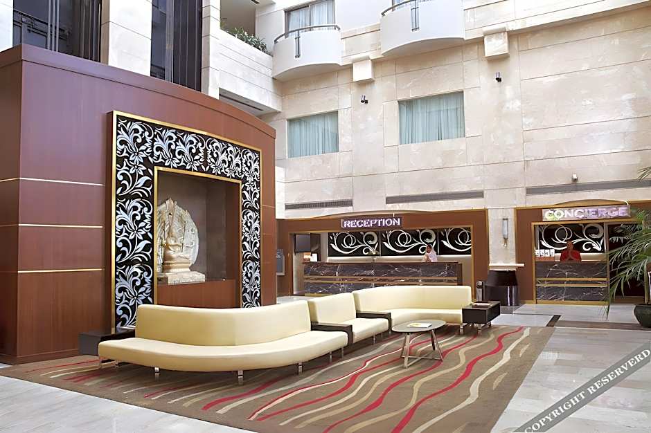 Surabaya Suites Hotel Powered by Archipelago