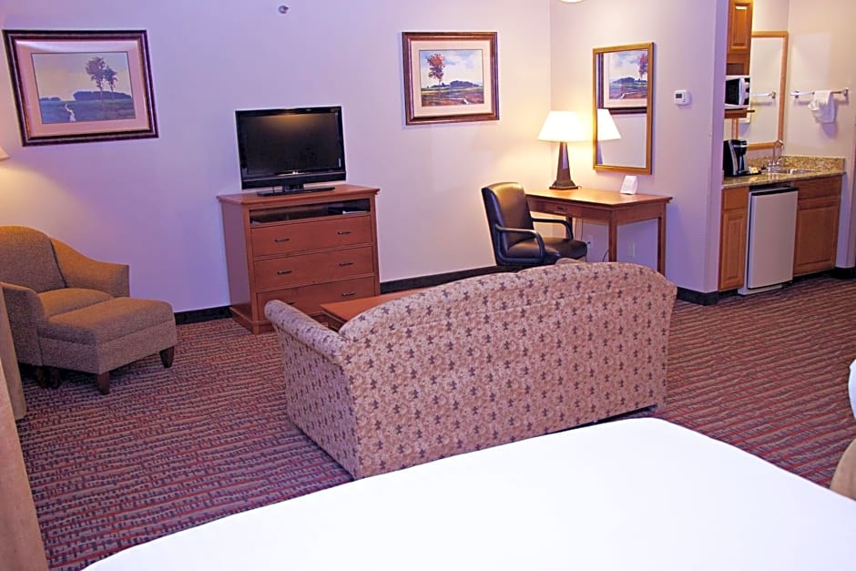 Holiday Inn Express Hotel & Suites Pierre-Fort Pierre, an IHG Hotel