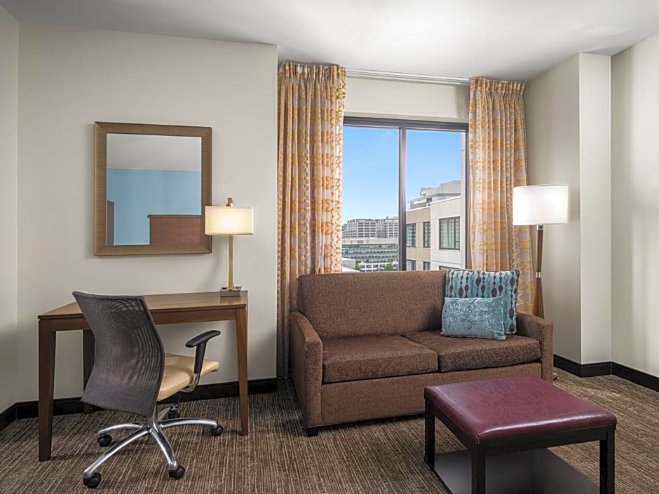 Staybridge Suites Seattle Downtown - Lake Union, an IHG Hotel