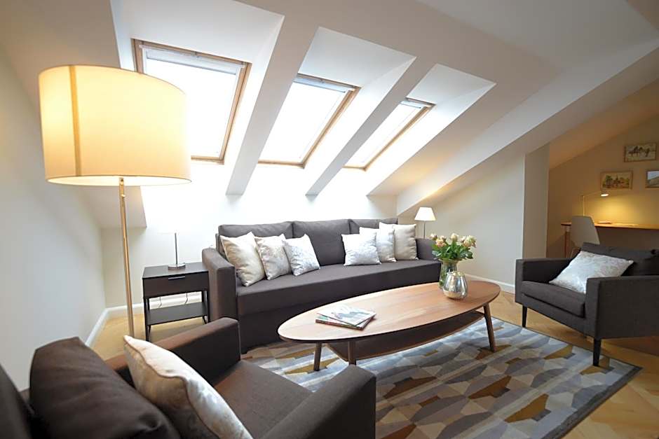 Crystal Suites Old Town