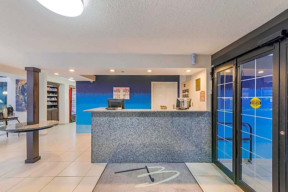 The Blu Hotel Blue Ash Cincinnati, an Ascend Collection Hotel