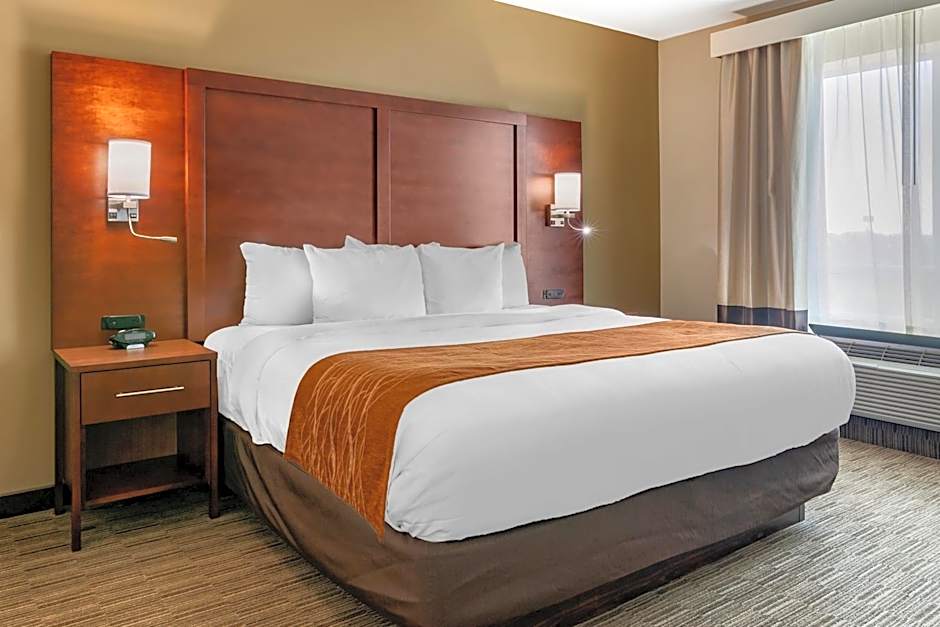 Comfort Inn & Suites
