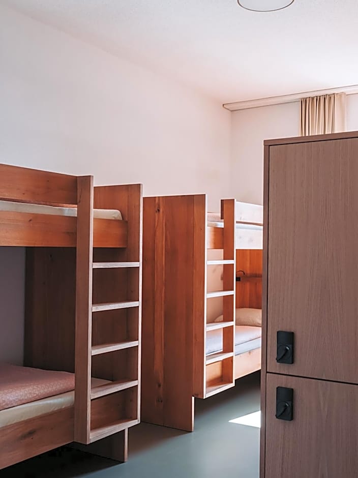 Montreux Youth Hostel