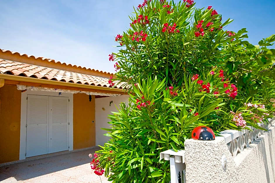 HOLIDAYLAND BAIE DES OLIVIERS VILLA 36m2 1chambre fermée 6 couchages ou VILLA 41M2 2chambres fermées 7 couchages