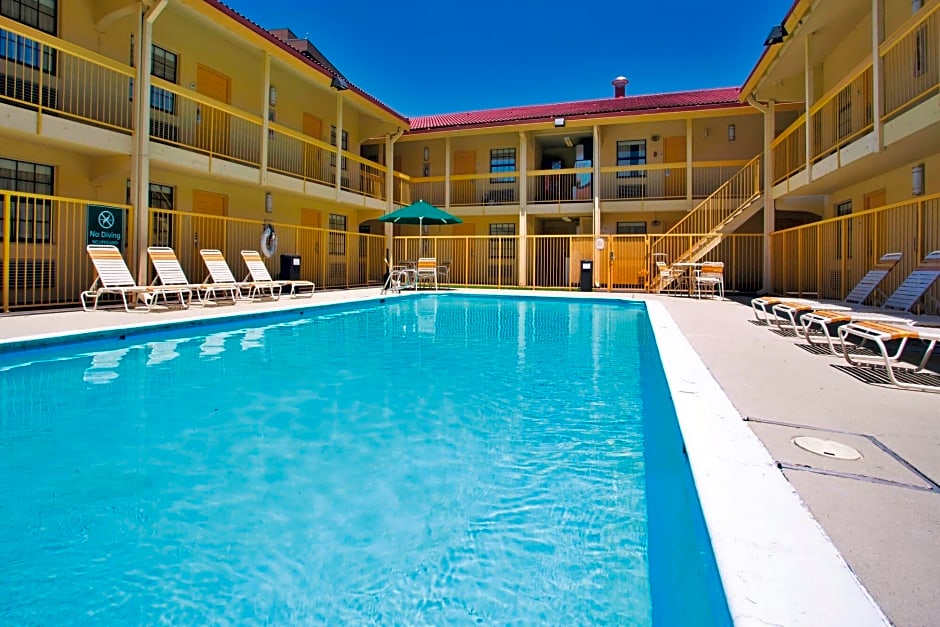 La Quinta Inn by Wyndham Baton Rouge University Area