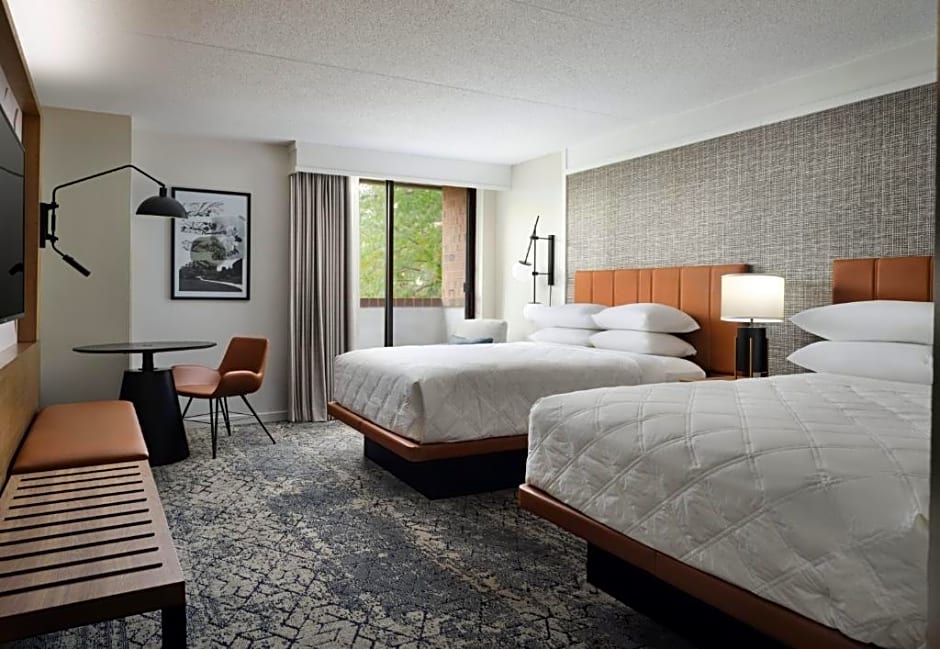 Sheraton Grand Rapids Airport Hotel