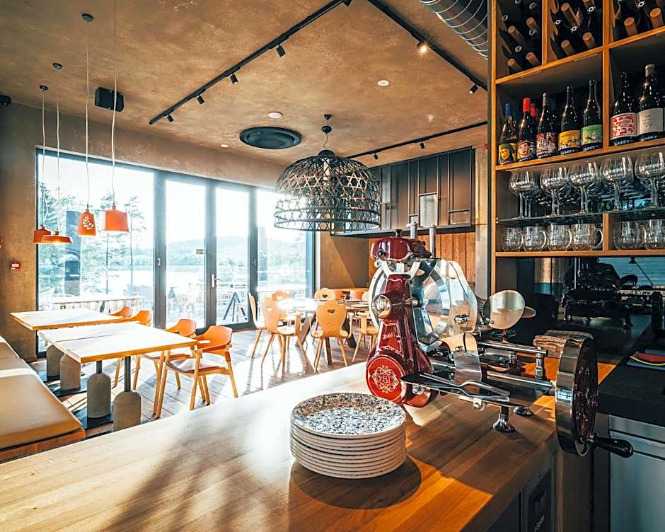 MOLO LIPNO RESIDENCE