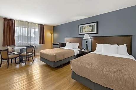 2 Double Beds Nonsmoking Accessible