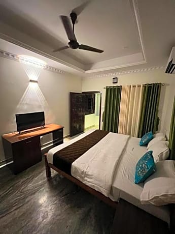 OYO Flagship West Bay Varkala