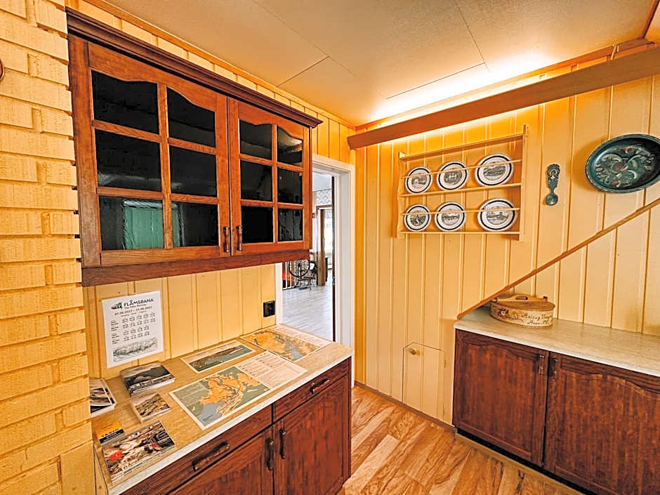 Svingen Guesthouse - Panoramic Fjord Views in Flåm