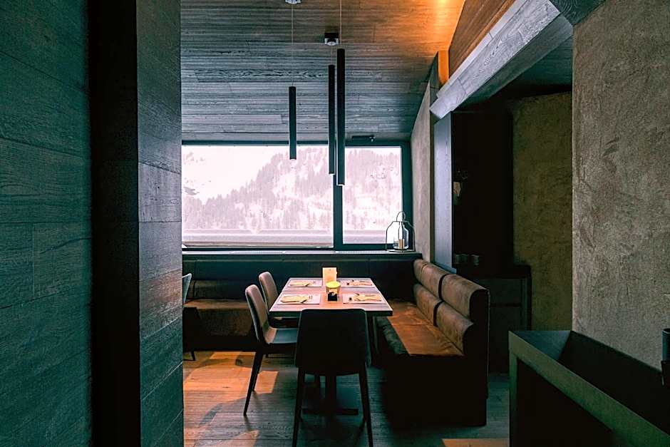 Bergman Mountain Hotel