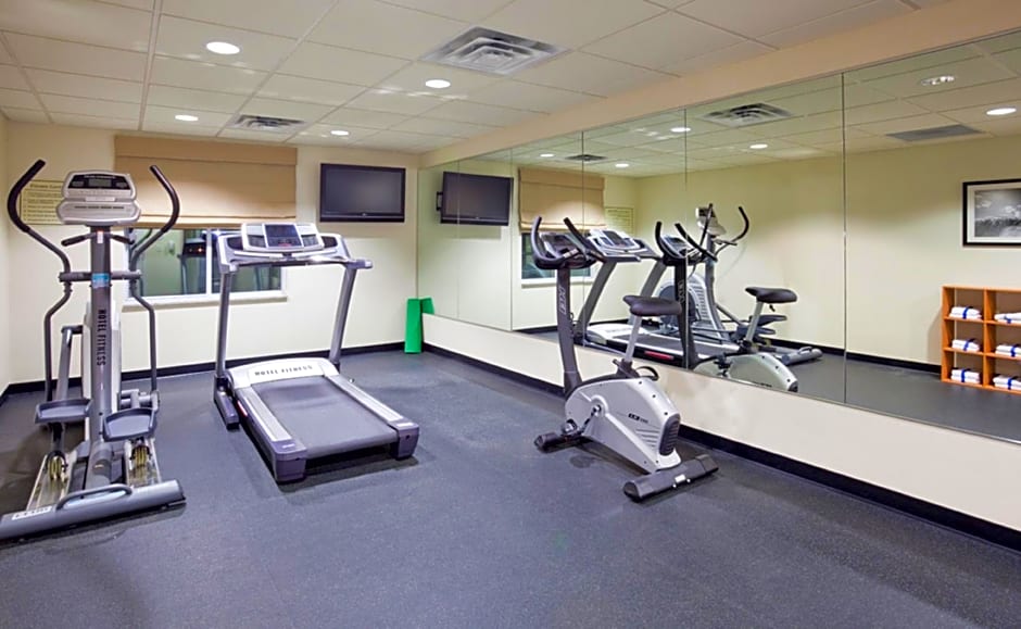 Holiday Inn Express Hotel & Suites Rogers, an IHG Hotel