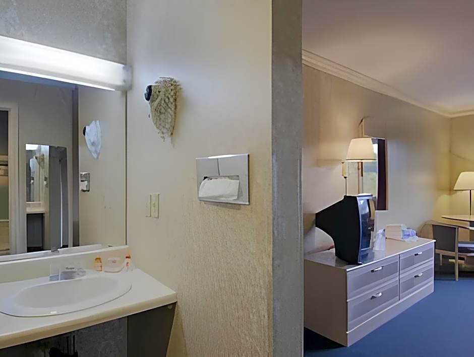 Hilltop Express Inn