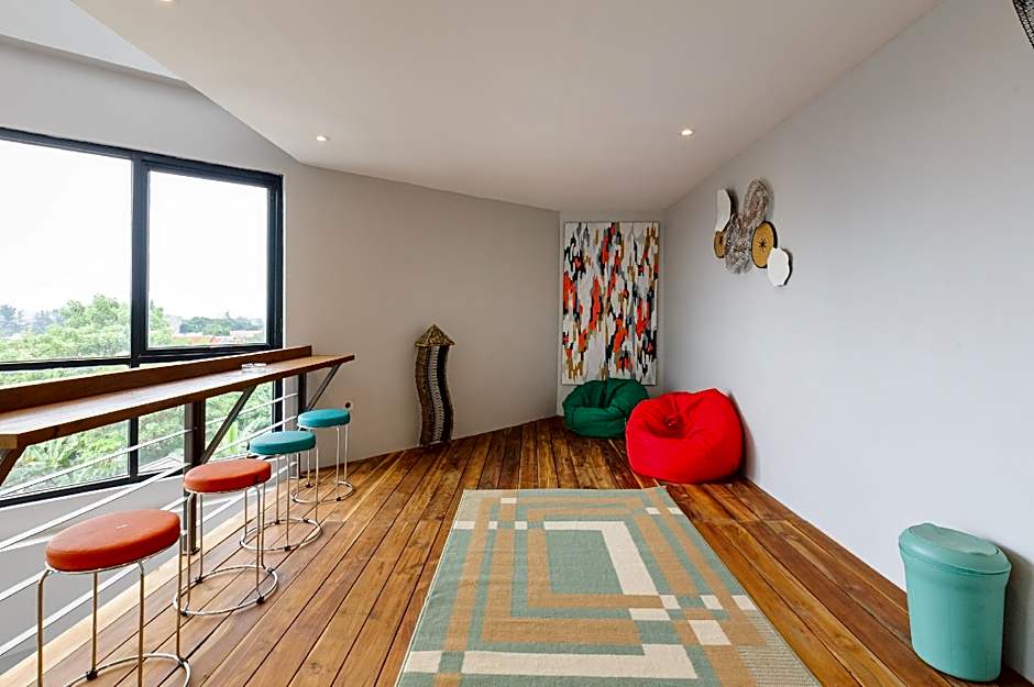 Urbanview Hotel Puri Indah