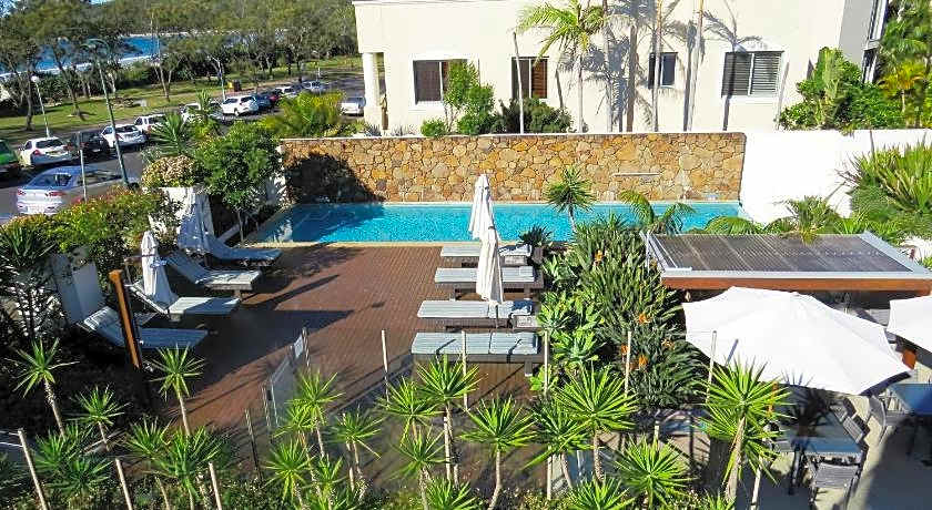 Bayview Beachfront Apartments- in town right on the beach